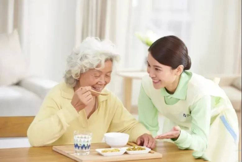 臥床不起老人如何護(hù)理？牢記這“六勤”和“六避免”