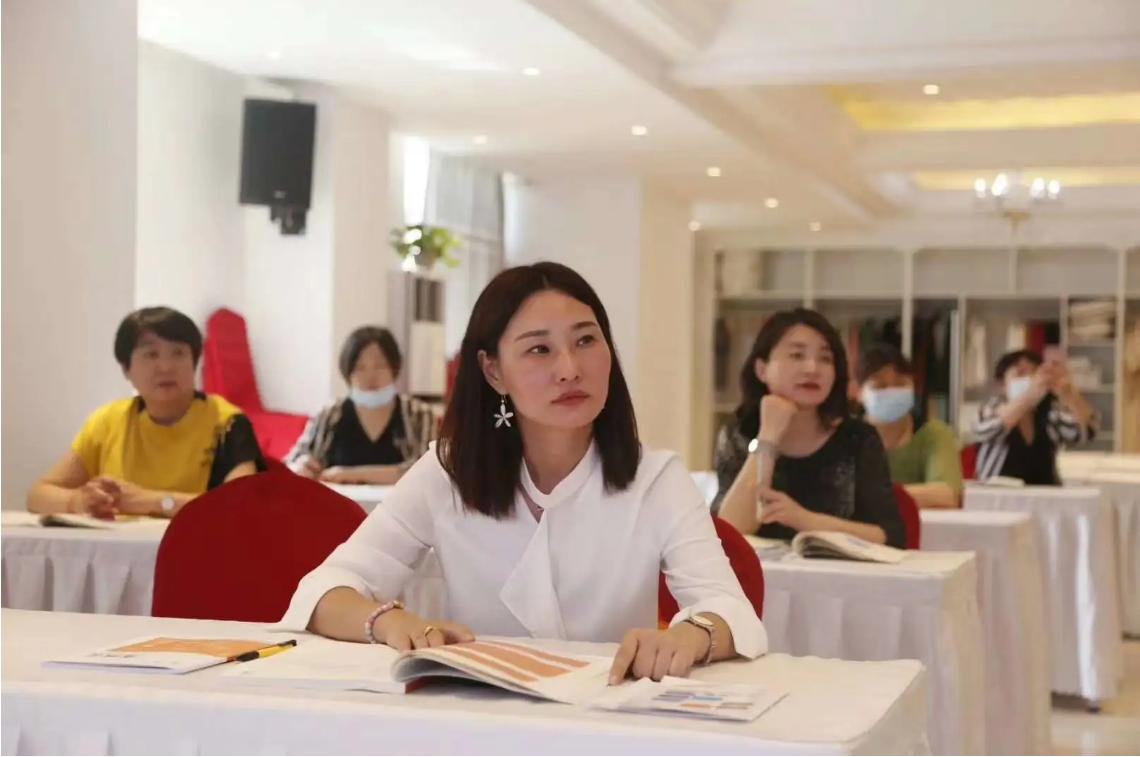 北京育兒嫂帶寶寶的重要性?。ㄌ暨x北京育兒嫂帶寶寶有什么好處？）